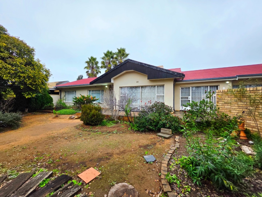 15 Bedroom Property for Sale in Universitas Free State